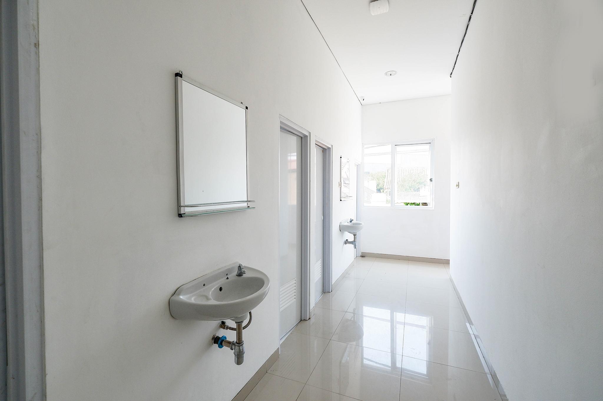 Spot On 2026 Arta Residence Semarang Extérieur photo
