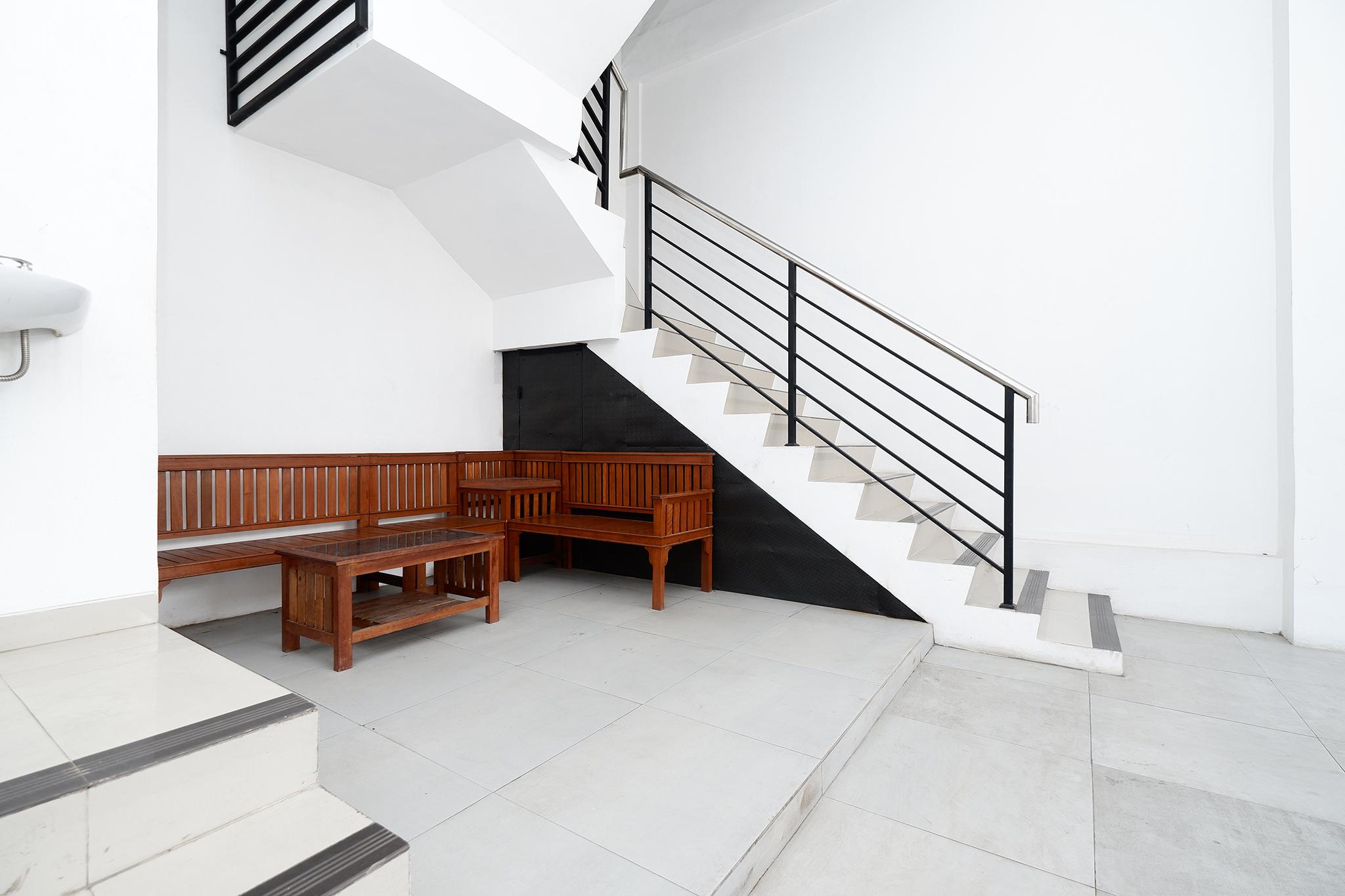 Spot On 2026 Arta Residence Semarang Extérieur photo