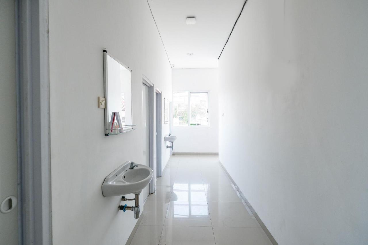 Spot On 2026 Arta Residence Semarang Extérieur photo